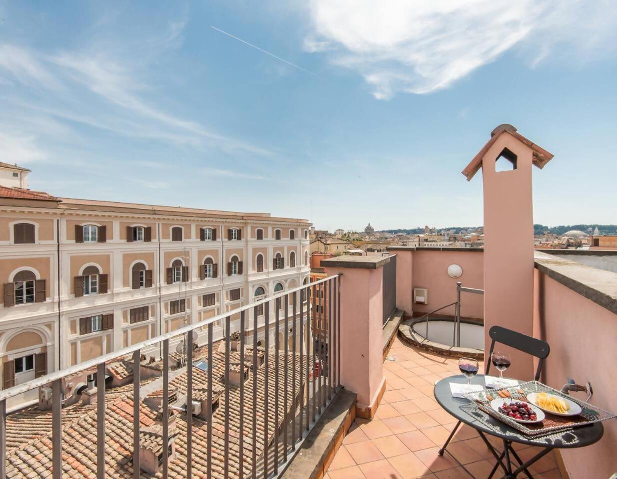 Apartmán Trevi Luxury With Terrace Řím Exteriér fotografie
