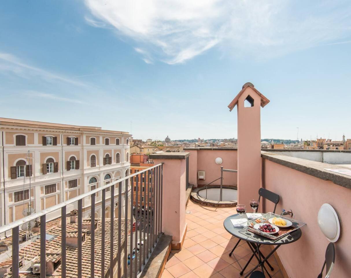 Apartmán Trevi Luxury With Terrace Řím Exteriér fotografie